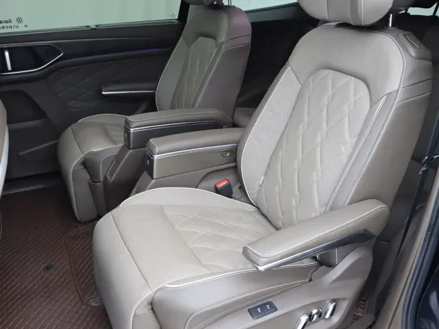 Volkswagen Viloran 2023 Facelift 380TSI Premium Edition — Фото автомобиля 15