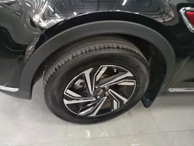 Hongqi HS5 — Фото автомобиля 22