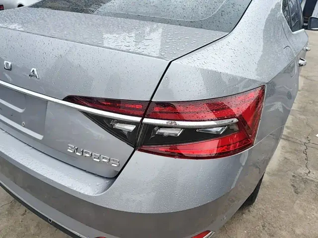 Skoda Superb — Фото автомобиля 7