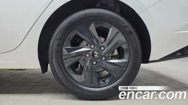 Hyundai Avante CN7 — Фото автомобиля 6