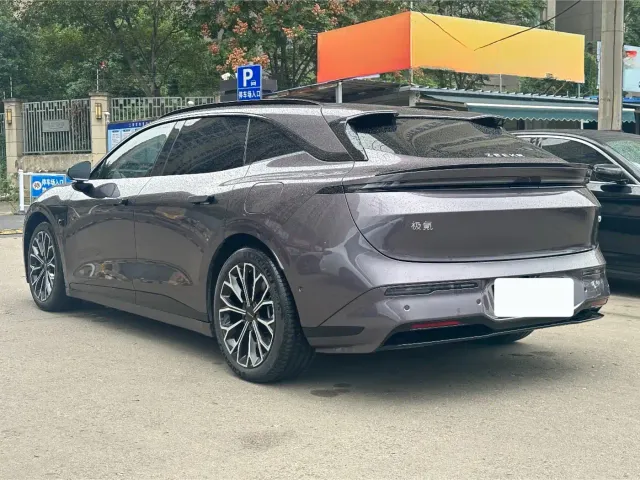 Zeekr 007 GT — Фото автомобиля 9