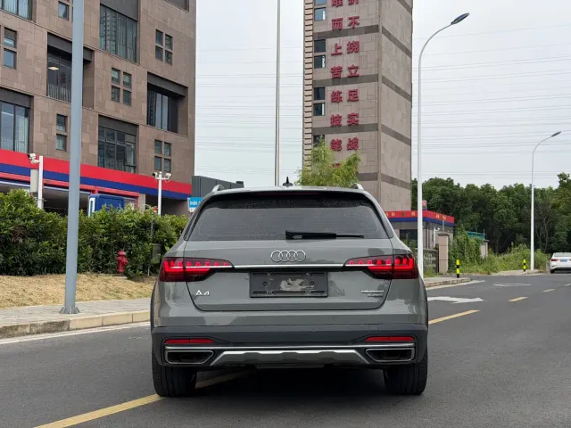 Audi A4 — Фото автомобиля 16