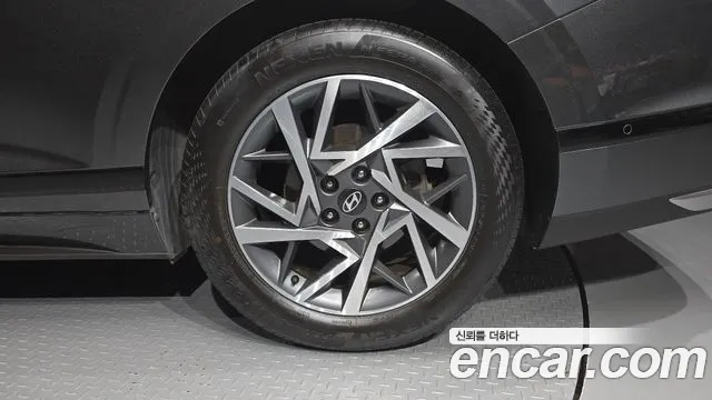 Hyundai Grandeur GN7 — Фото автомобиля 6