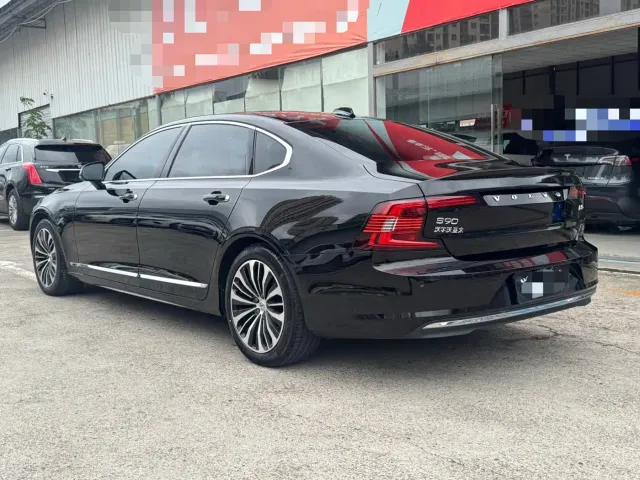 Volvo S90 — Фото автомобиля 7