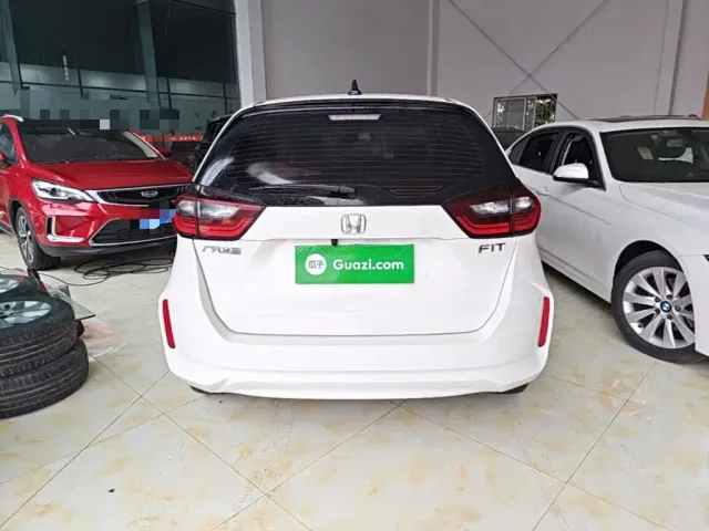 Honda Fit — Фото автомобиля 5