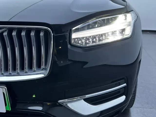 Volvo XC90 — Фото автомобиля 12