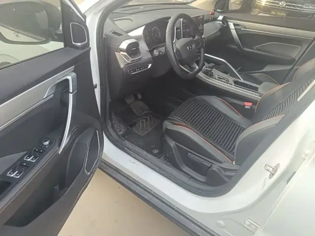 Geely Binyue — Фото автомобиля 15
