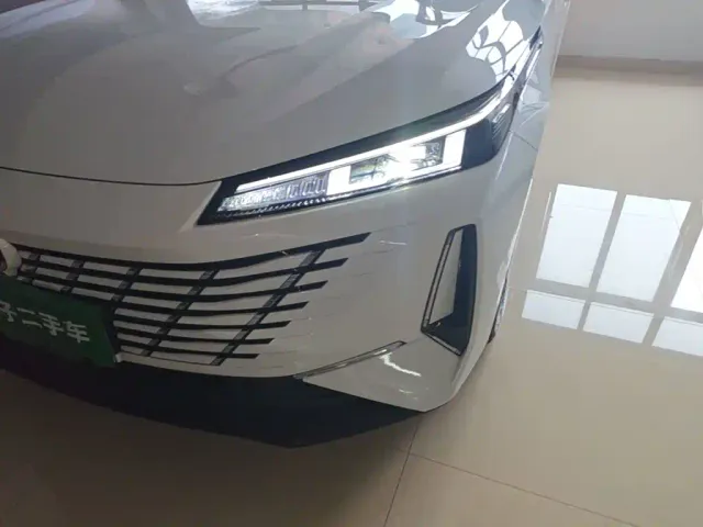 Changan Eado — Фото автомобиля 23