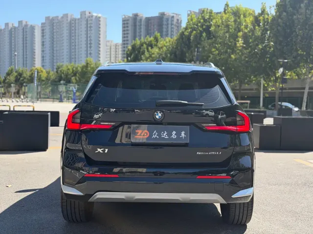 BMW X1 — Фото автомобиля 10