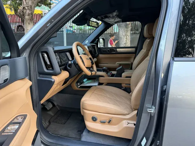 BYD FangChengBao Leopard 5 — Фото автомобиля 4