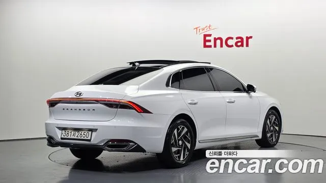 Hyundai Grandeur (New) Hybrid — Фото автомобиля 2