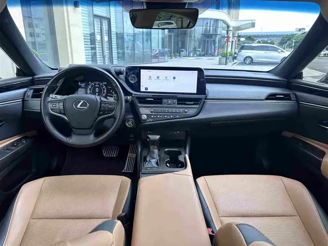 Lexus ES — Фото автомобиля 22
