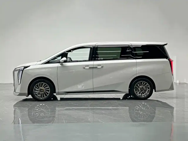 GAC Trumpchi M8 — Фото автомобиля 3