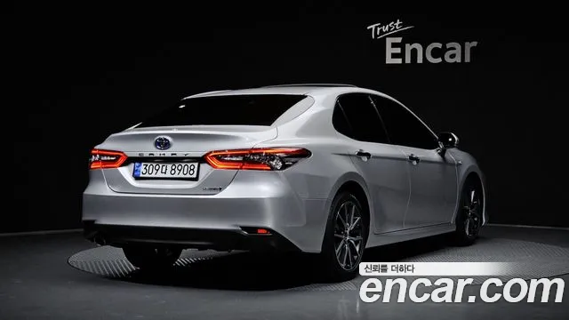 Toyota Camry — Фото автомобиля 2