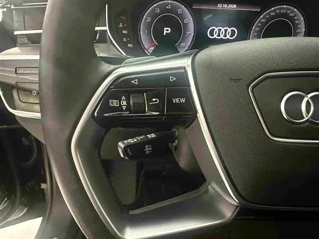 Audi A8 — Фото автомобиля 8