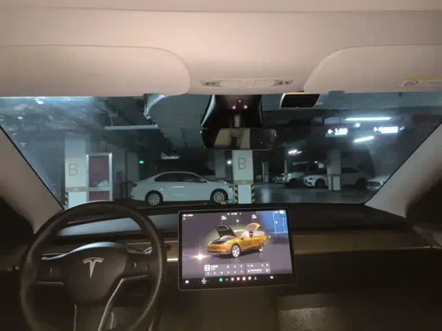 Tesla Model Y — Фото автомобиля 14