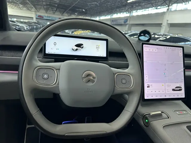 Nio ES8 — Фото автомобиля 6