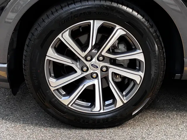 Ford Explorer — Фото автомобиля 5