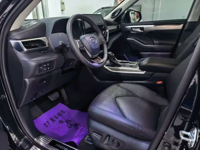 Toyota Highlander — Фото автомобиля 7
