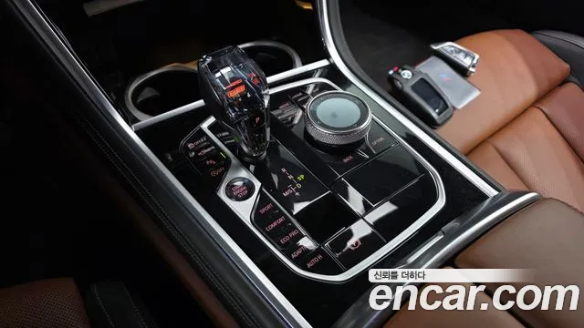 BMW 8 Series G15 — Фото автомобиля 9