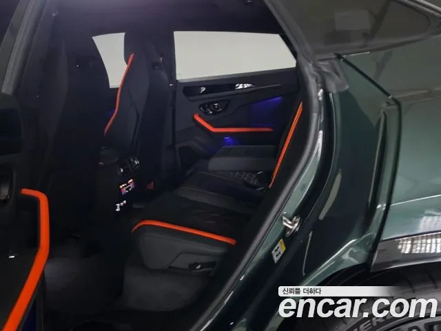 Lamborghini Urus — Фото автомобиля 10