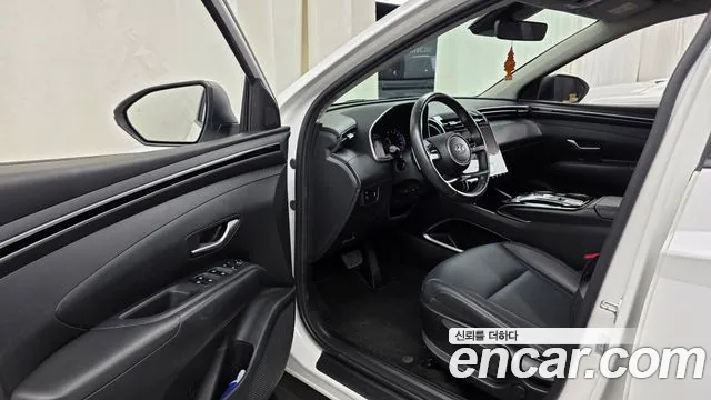 Hyundai Tucson Tucson (NX4) Бензин 1.6 турбо 2WD — Фото автомобиля 9