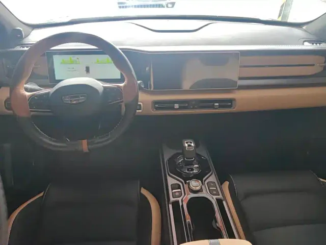 Geely ICON — Фото автомобиля 12