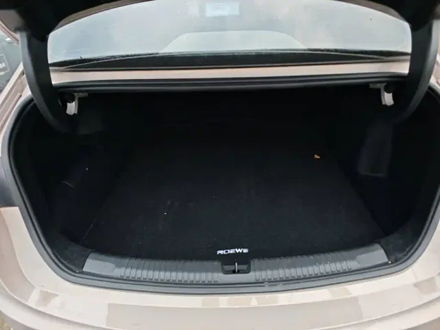 Roewe Roewe M7 DMH 2025 Base — Фото автомобиля 18