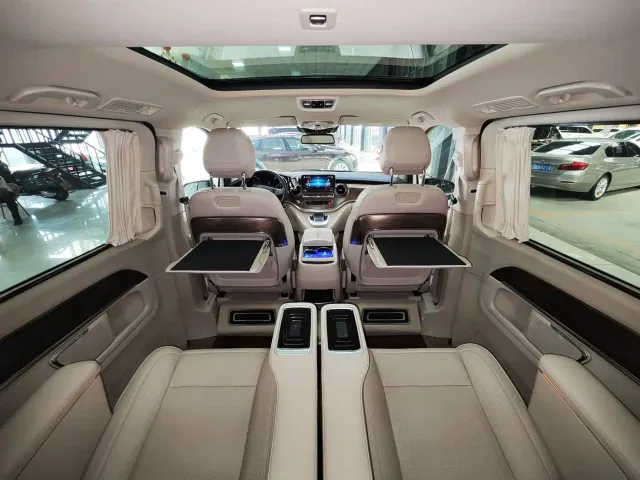 Mercedes-Benz V-Class — Фото автомобиля 11