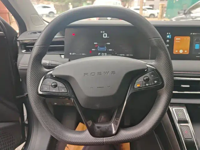 Roewe i5 — Фото автомобиля 15