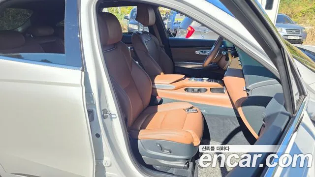 Genesis GV70 — Фото автомобиля 16