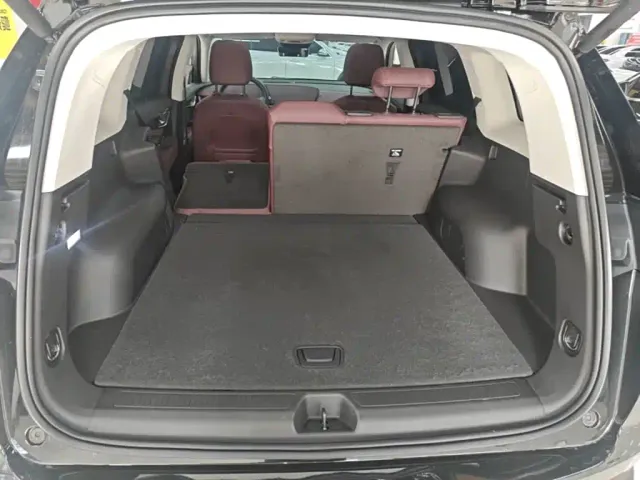 Buick Envision Plus — Фото автомобиля 18