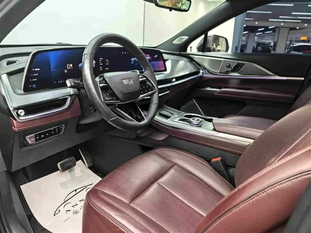 Cadillac XT5 — Фото автомобиля 5