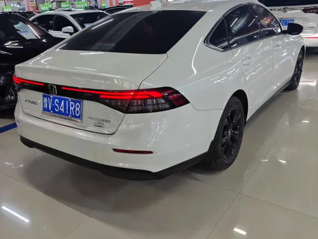 Honda Accord — Фото автомобиля 7