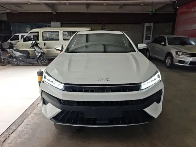 JAC Motors A5 PLUS — Фото автомобиля 2