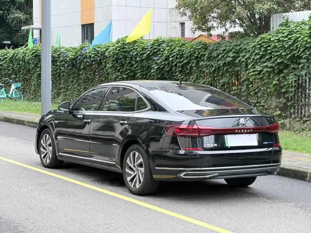 Volkswagen Passat — Фото автомобиля 5