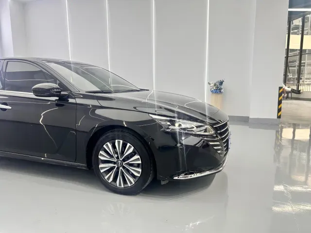 Nissan Teana — Фото автомобиля 3