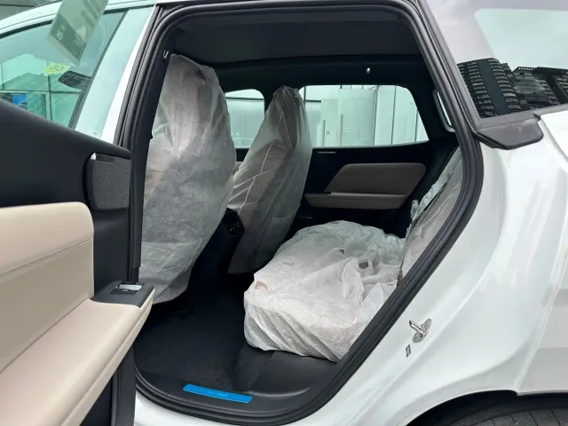 Volvo XC70 Plug-in Hybrid — Фото автомобиля 9