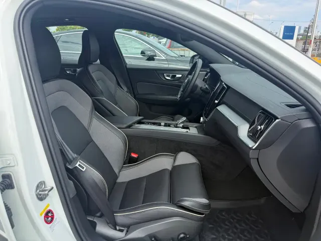 Volvo S60 — Фото автомобиля 17