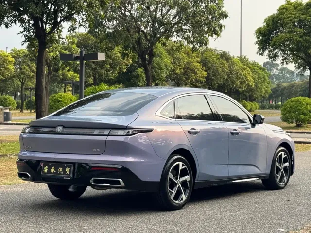Changan Eado — Фото автомобиля 6