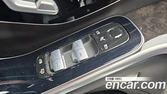 Mercedes-Benz S-Class — Фото автомобиля 26