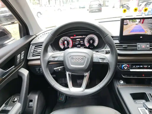 Audi Q5L — Фото автомобиля 10