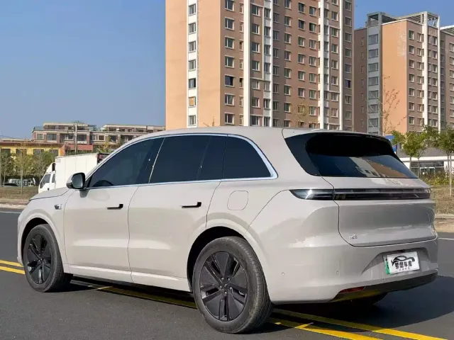 Li Auto L6 — Фото автомобиля 8