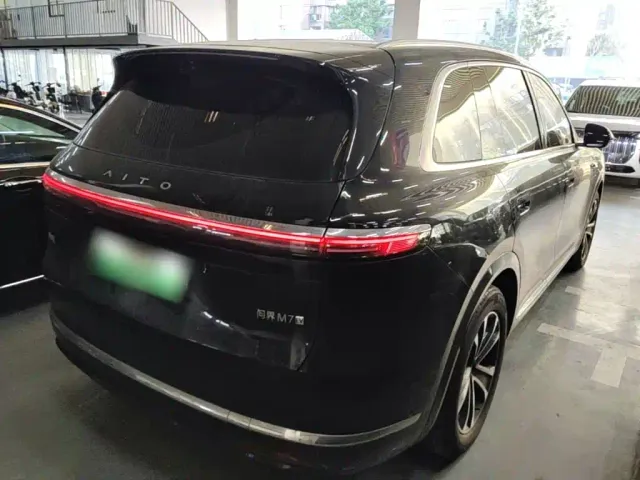 Aito M7 — Фото автомобиля 6