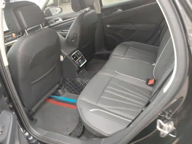 Volkswagen Passat — Фото автомобиля 11