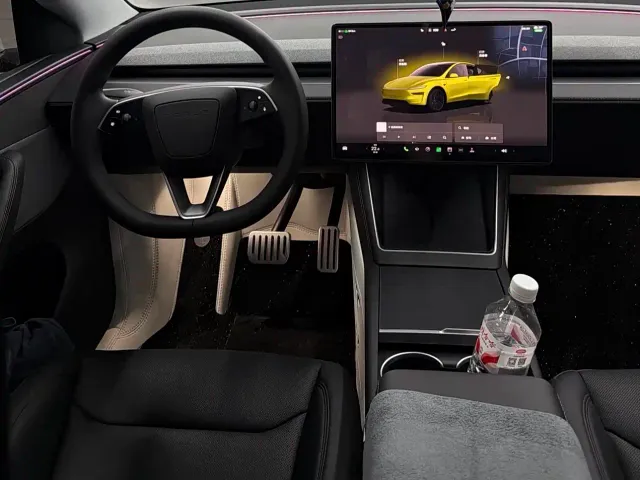 Tesla Model Y — Фото автомобиля 4