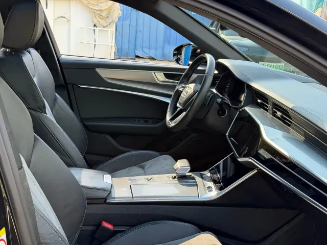 Audi A6L — Фото автомобиля 16