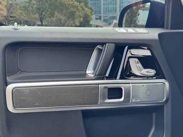 Mercedes-Benz G-Class — Фото автомобиля 12