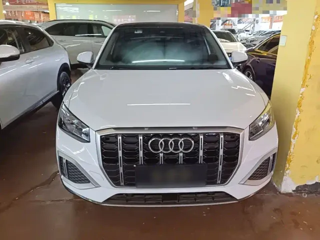 Audi Q2L — Фото автомобиля 2