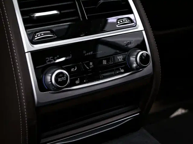 BMW 7 Series — Фото автомобиля 16